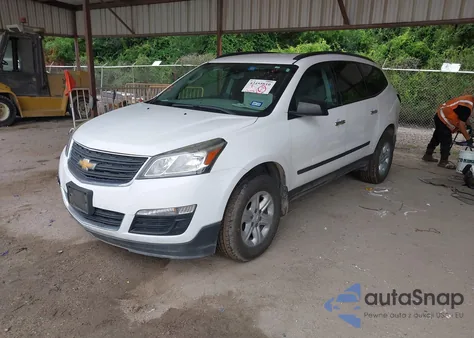 2017 Chevrolet Traverse Ls z USA, uszkodzony, nr VIN 1GNKRFKD2HJ243839